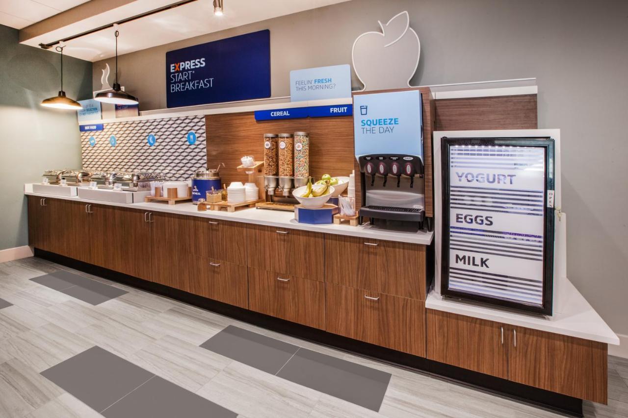 Holiday Inn Express & Suites Reedsburg - Dells Area By Ihg 外观 照片