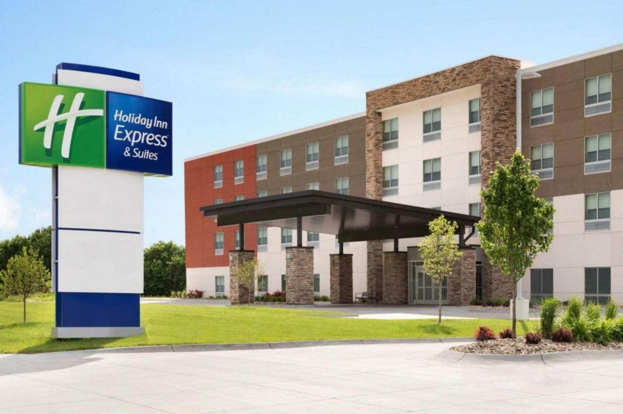 Holiday Inn Express & Suites Reedsburg - Dells Area By Ihg 外观 照片
