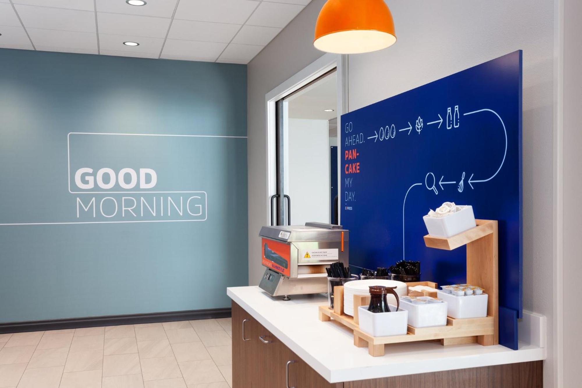 Holiday Inn Express & Suites Reedsburg - Dells Area By Ihg 外观 照片